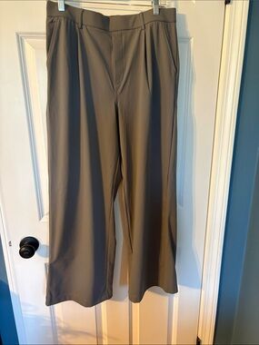 HALARA Olive Wide-Leg Pull-On Trousers